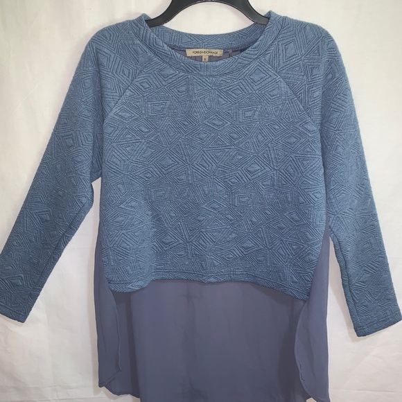 Foreign Exchange Crop Sweater - Picture 2 of 12